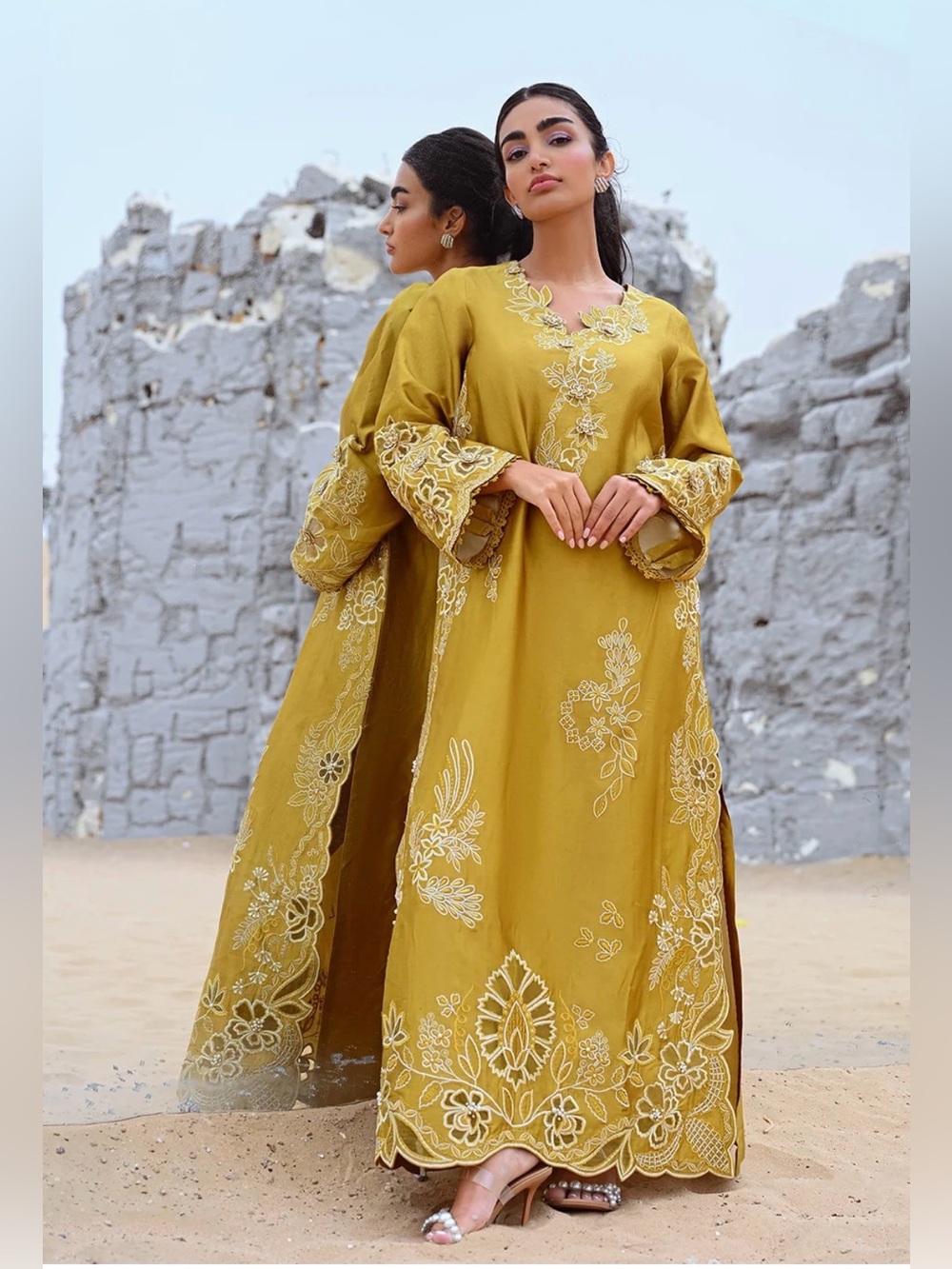 Saira Rizwan silk out
